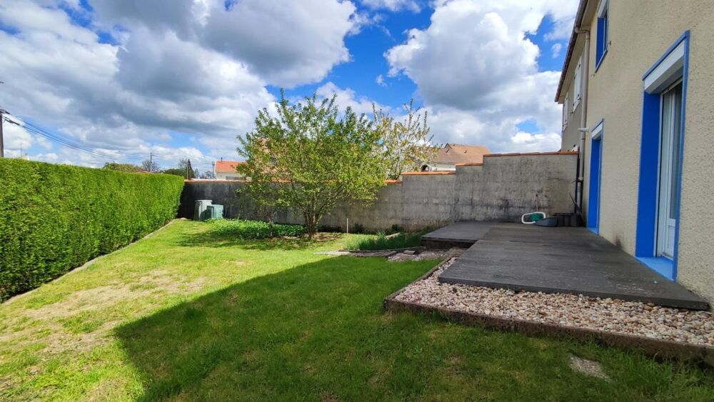 Maison 115 m² avec extérieur 400 m² et beau potentiel à Bressuire Quartier Saint-Porchaire