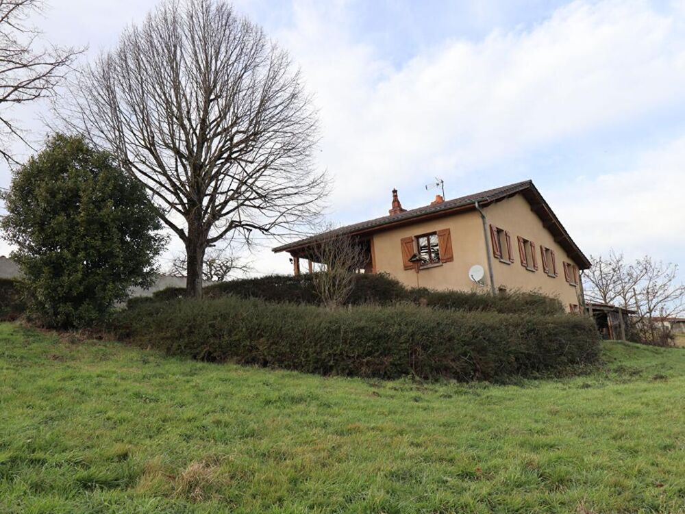 Maison Sauviat 5 pièce(s) 90 m2 environs + garage et 7000m2 de terrain dont 3000 constructibles