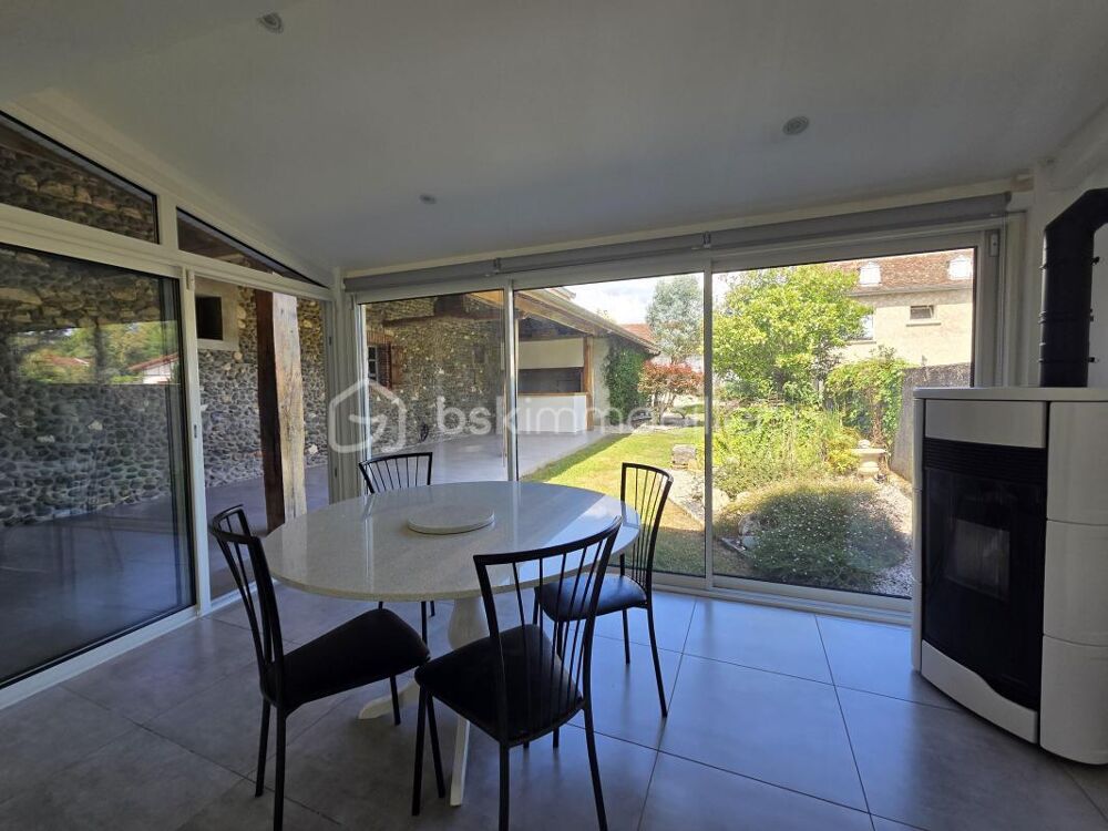 Propriété de charme + 2 appartements + 100 m2 de dépendances