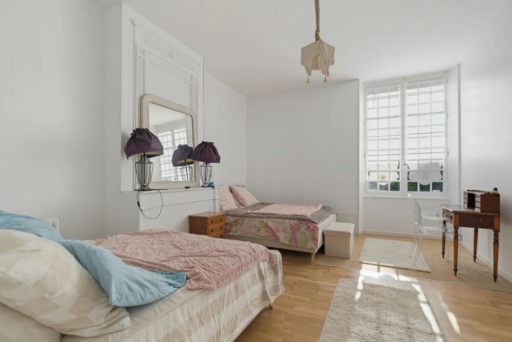 à vendre  Propriété/château Cambes (33880)