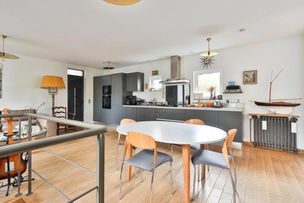 Maison de 6 pièces de 143 m² à Issy-les-Moulineaux
