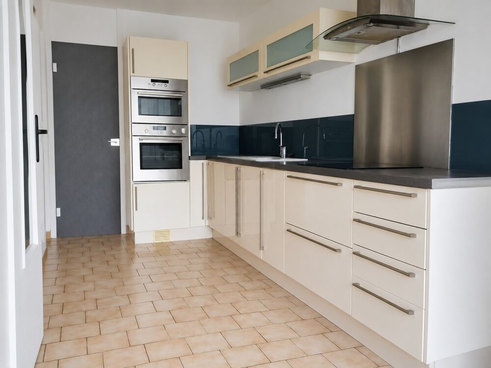 Roubaix  Appartement loué de 99 m²  4 chambres avec balcon
