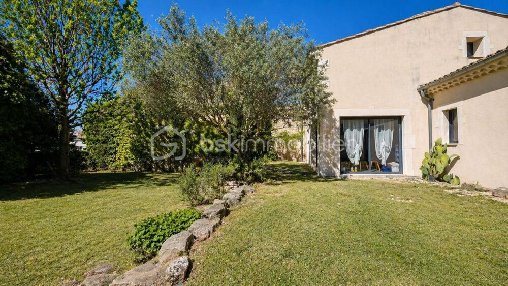 Exclusivité  Est de Montélimar  Maison de village rénovée  5 chambres  garage  jardin