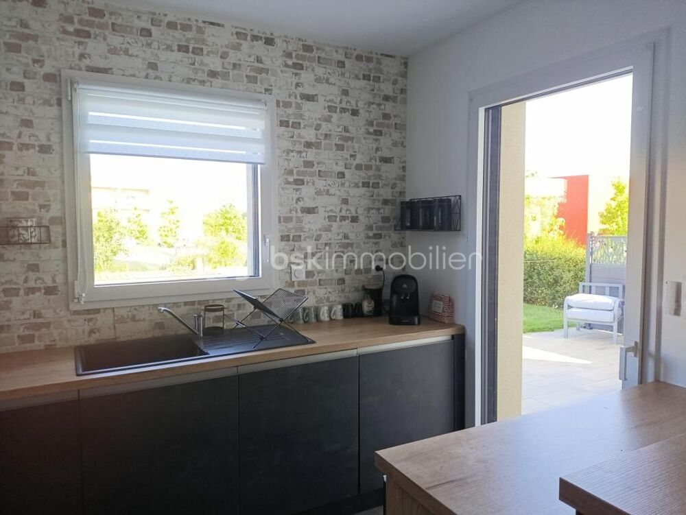 Vente Maison Maison T5 107 m² avec piscine Romille