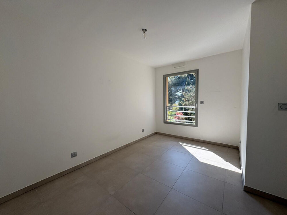 T3 Dernier étage 60m²  Terrasse plein sud  Ascenseur + Parking  Aix Bellegarde