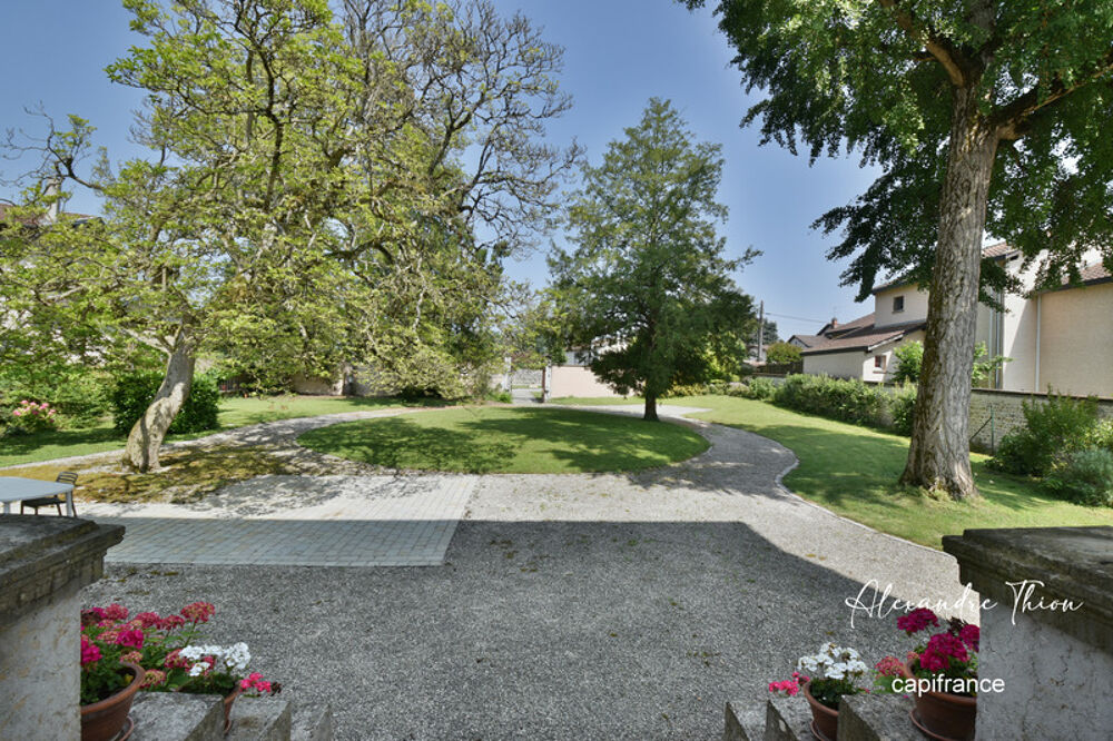 Maison à vendre 12 pièces (01)