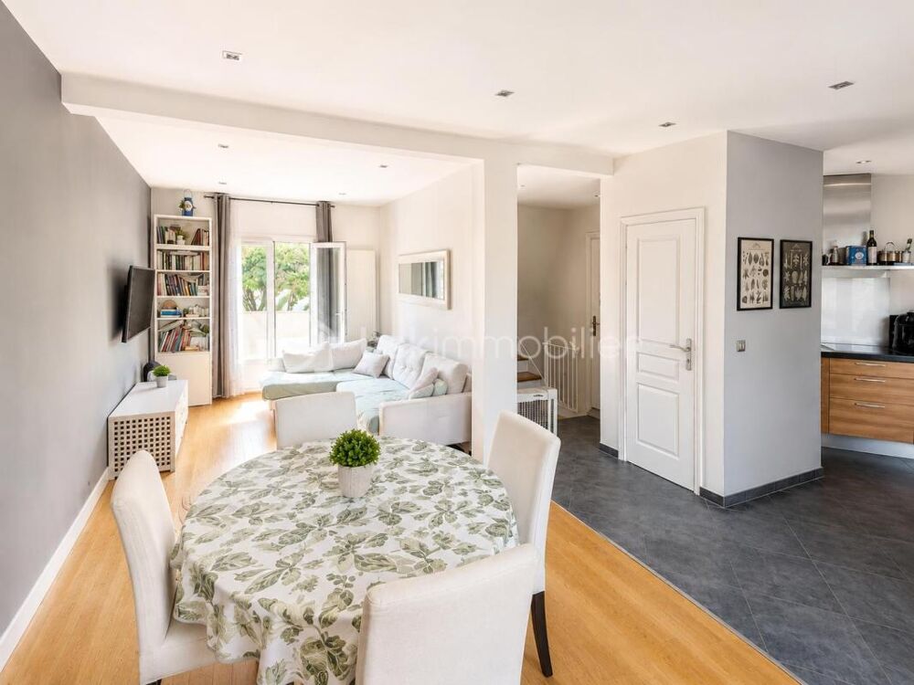 COUP DE COEUR À AULNAY-SOUS-BOIS  MAISON INDIVIDUELLE 3 CHAMBRES  GARAGE  JARDIN  GRANDE TERRASSE  À MOINS DE 10 MINUTES À P