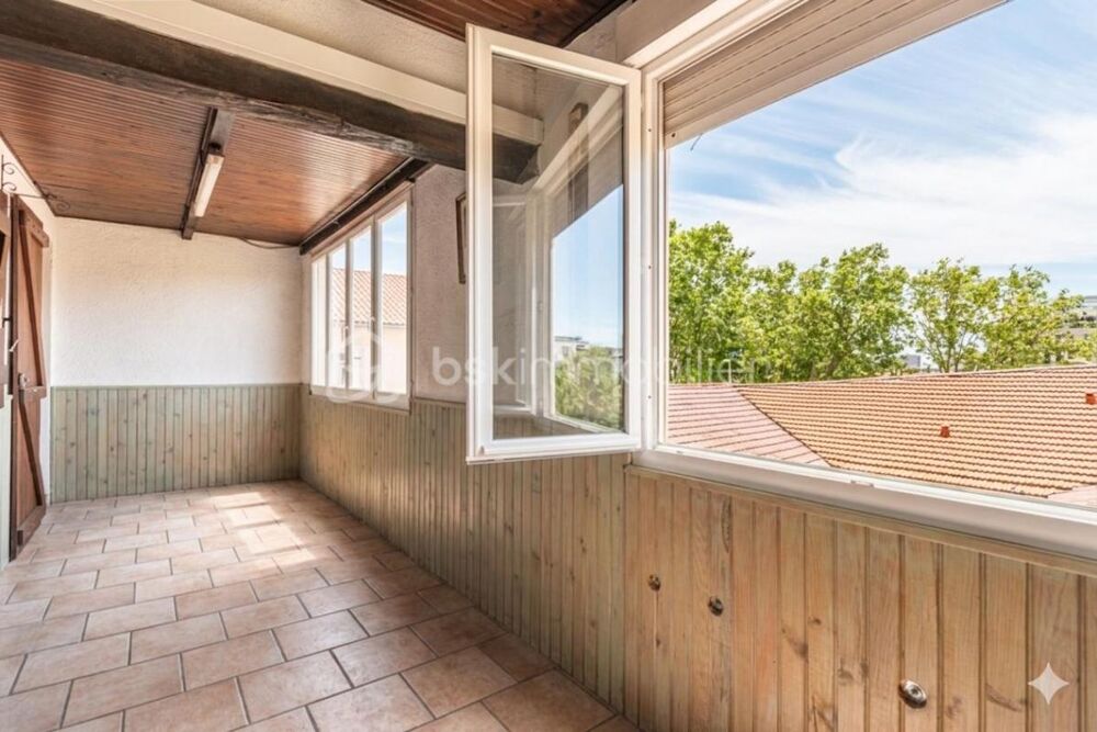 Vente Appartement *** RETOUR À LA VENTE SUITE REFUS DE PRÊT *** AU COEUR DE LA LOUBIÈRE *** T3/4 TRAVERSANT À RÉNOVER AVEC TERRASSE *** Toulon