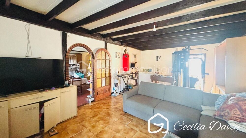 Vente Maison *** Une belle opportunité à découvrir ! Maison divisée en 2 appartements - Idéal investissement ou projet familial *** Villeneuve sur yonne