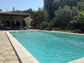  Villa à vendre 10 pièces 218 m²