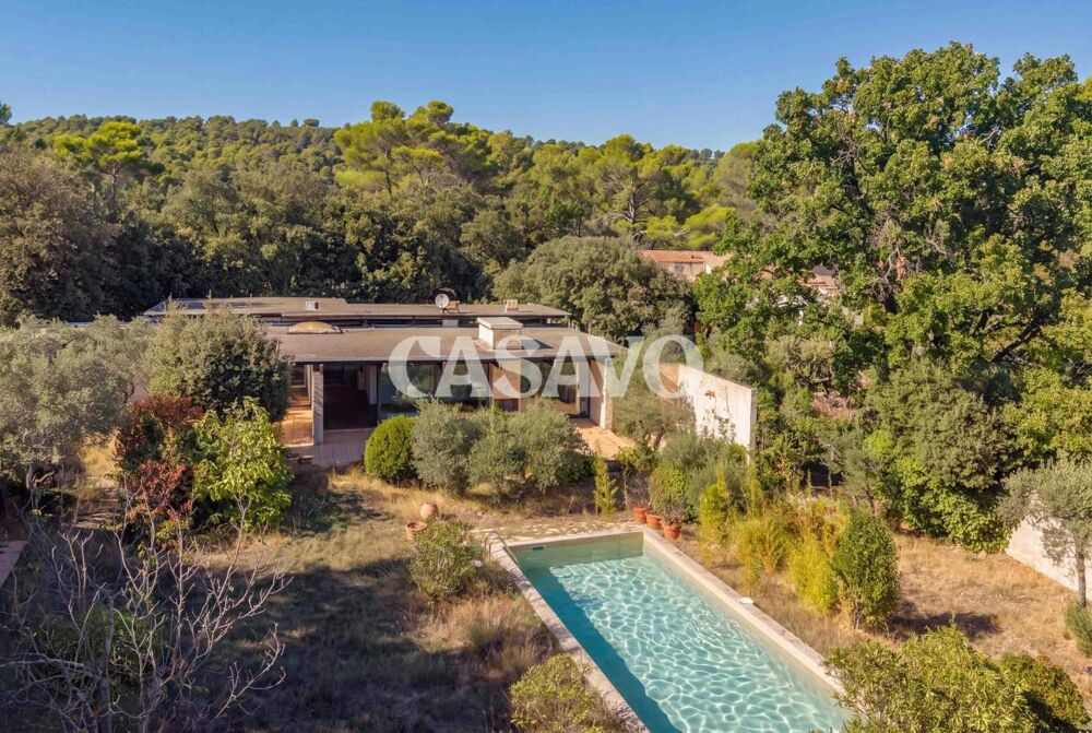 Vente Maison 5 pièces de 192m² - 13100 Saint-Marc-Jaumegarde