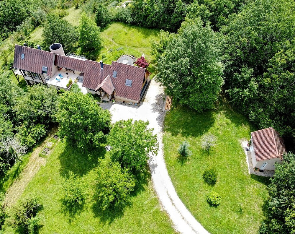 2 Maisons contemporaines. VUE. CALME. 5 Chambres, 4 salles d'eau. Jardin environ 1ha