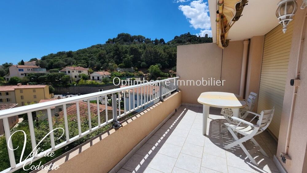 Appartement T3 dernier étage avec vue mer à Hyères  Deux terrasses, parking et cave 83400