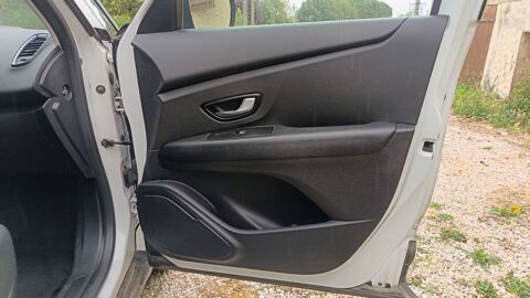 Sc&eacute;nic 1.7 Blue dCi 120 Life 2019 occasion 49570 Mauges Sur Loire