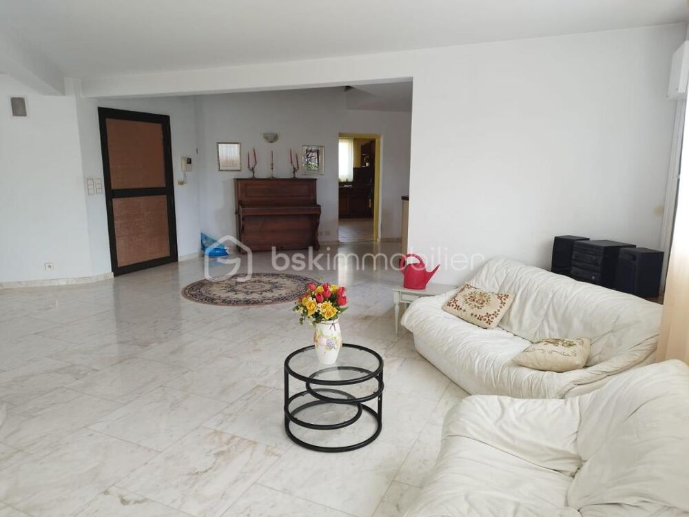belle demeure de 420 m² sur grand terrain avec piscine