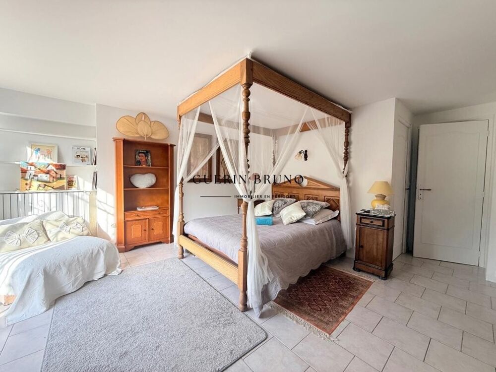 � vendre  Propri�t�/ch�teau Saint-M�ard-de-Gur�on (24610)