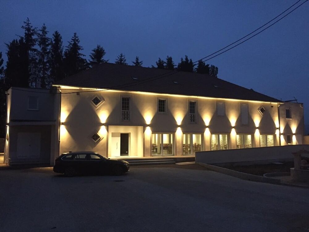 Vente Propriété/Château SALLE DE RECEPTION 220 personnes assises + 94 couchages au cœur du Vignoble Champenois Baslieux sous chatillon