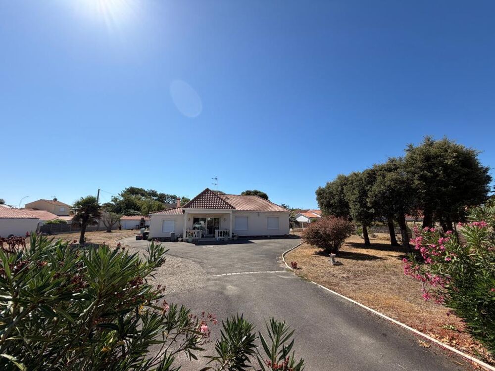 Vente Villa SAINT HILAIRE DE RIEZ (85) - SION SUR L'OCEAN - RARISSIME PROPRIETE AVEC PISCINE ET DEPENDANCES SUR 2700M² Saint hilaire de riez