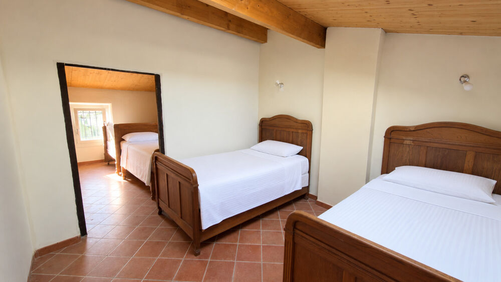Vente Maison 172 m2 - Grand potentiel - Toiture neuve - 10 couchages - Jardinet Sault
