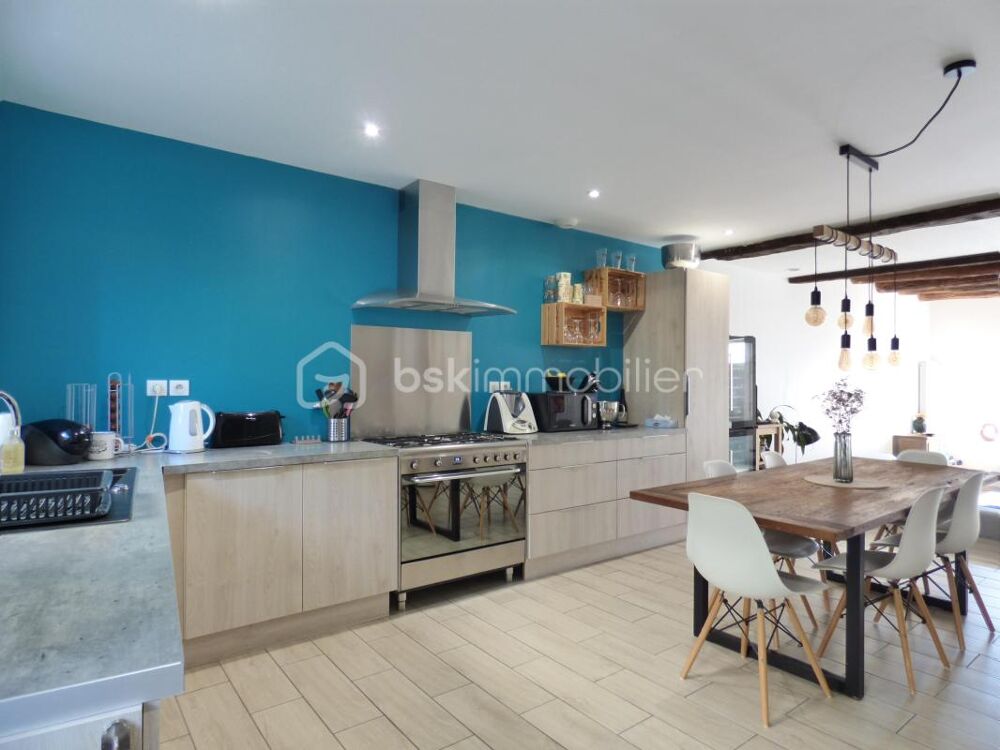 Vente Maison Maison de ville de type 4 de 141 m2 avec cour Grans