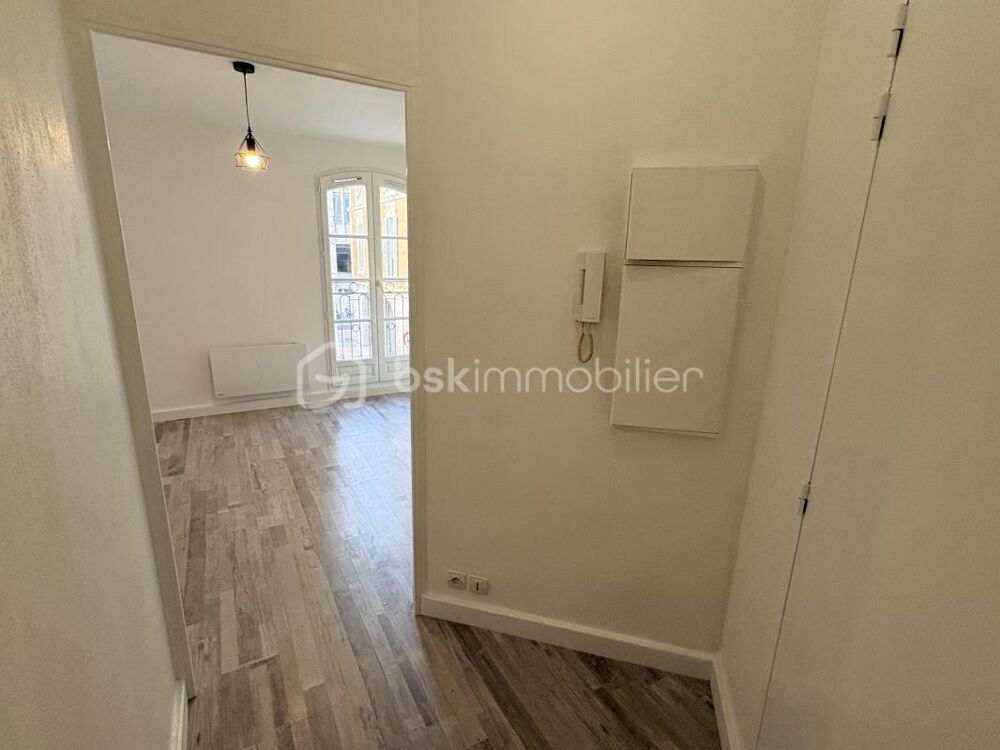 STUDIO AU COEUR DU CENTRE VILLE ET A PROXIMITE IMMEDIATE DU PORT