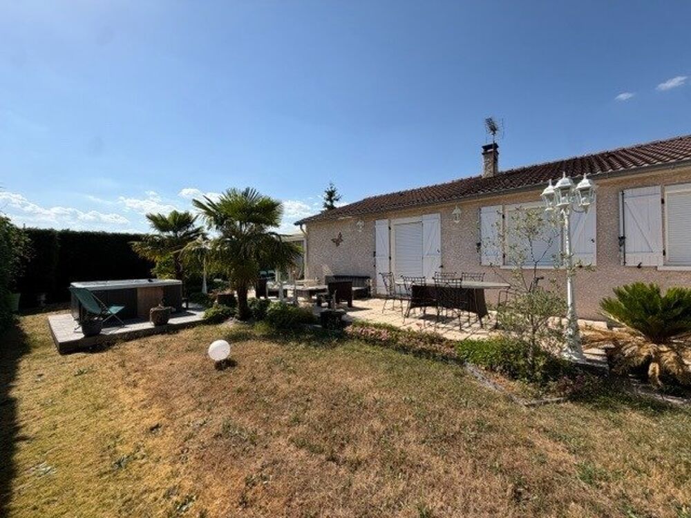 Maison de caractère secteur Veauche  147 m² sur terrain clos et arboré de 810 m²