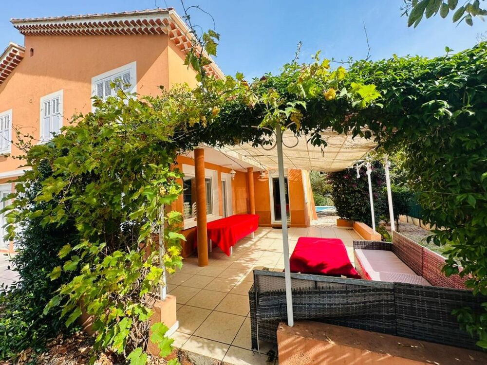 Maison 6 pièces 160 m² · à Six Fours les Plages · 160 m² · 799 000 €