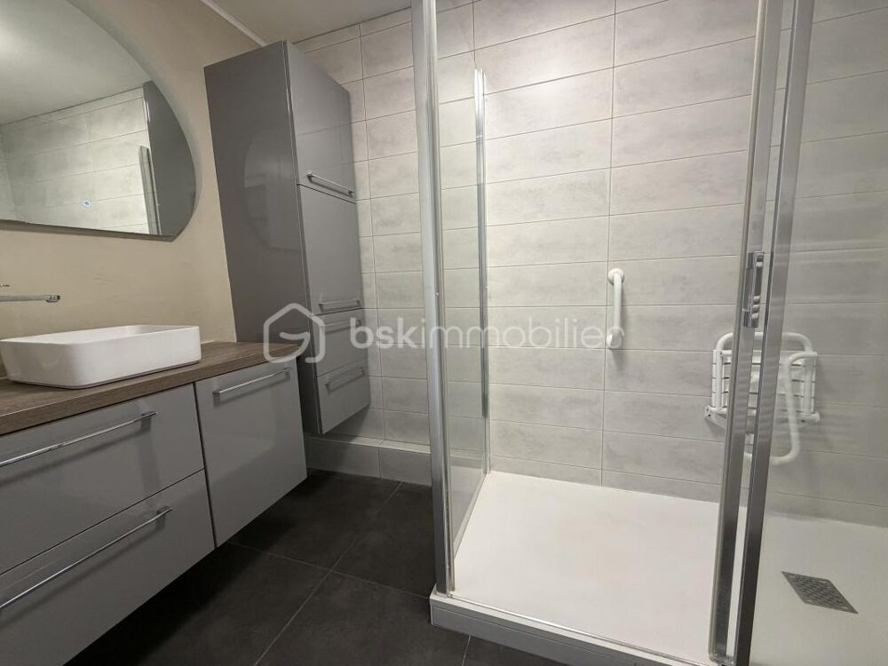Appartement de plain pied entièrement rénové