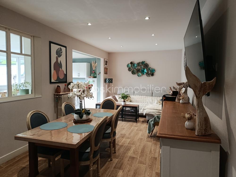 Disponible dès maintenant : Belle maison de 116m² avec annexe habitable de 54m², garage et double terrasse à Lisieux NORD