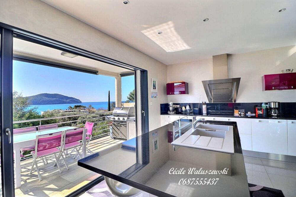 � vendre  Propri�t�/ch�teau Saint-Cyr-sur-Mer (83270)