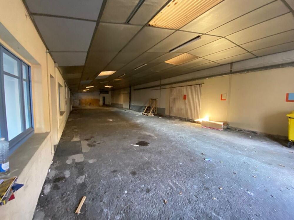  EXCLUSIVITE SAINTES - LOCAL D'ACTVITE, ENTREPOT AVEC BUREAUX 