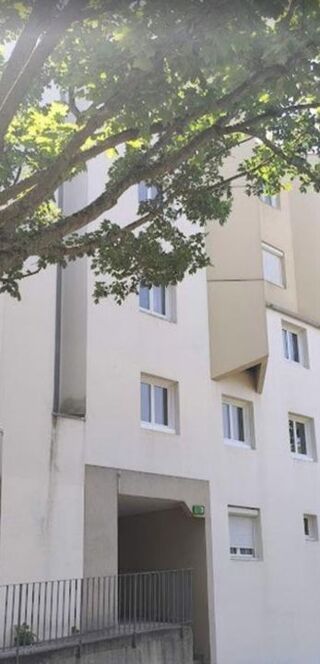  Appartement à louer 4 pièces 79 m²