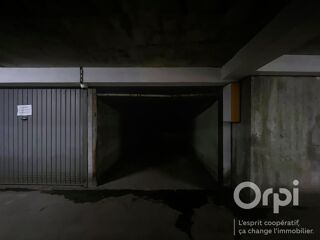  Parking / Garage à louer 13 m²
