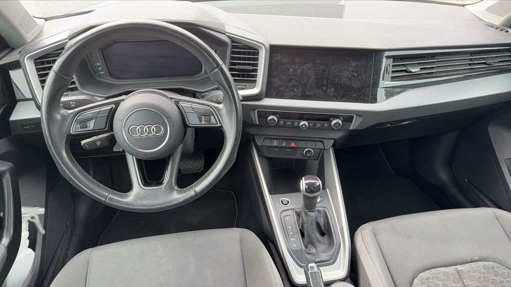 A1 (2) 1.0 TFSI 110 S-Tronic 7 Advanced - Automatique Entretien 2022 occasion 69330 Meyzieu