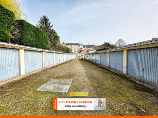  Parking / Garage à vendre 15 + pièces 410 m²