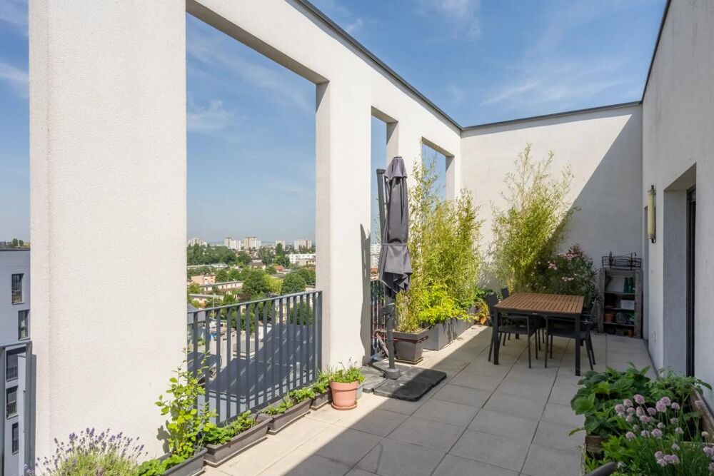 Duplex moderne avec terrasse et vue canal