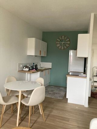  Appartement à louer 3 pièces 48 m²