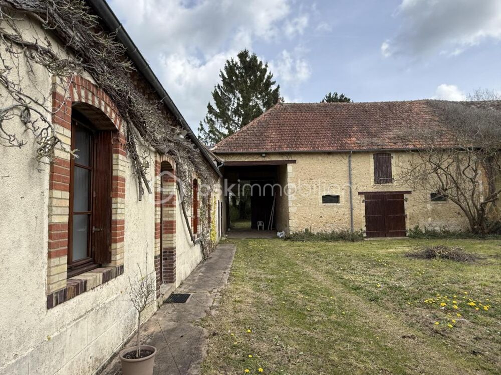 Grande longère avec dépendances sur parcelle de 4700 m²  Nogent-le-Bernard (35 min du Mans)