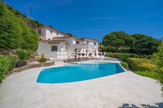  Villa à vendre 9 pièces 312 m²