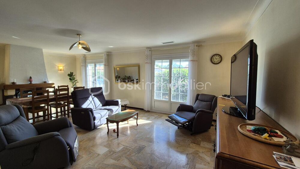 A VENDRE MAISON QUATRE FACES DE 116M² SUR TERRAIN DE 601M² A SAINT CYPRIEN - COTE VILLAGE - PROCHE DE TOUS LES COMMERCES DES ECO