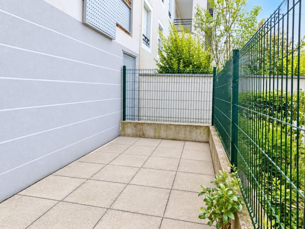 Location Appartement T2 avec terrasse et garage à DECINES-CHARPIEU Decines charpieu