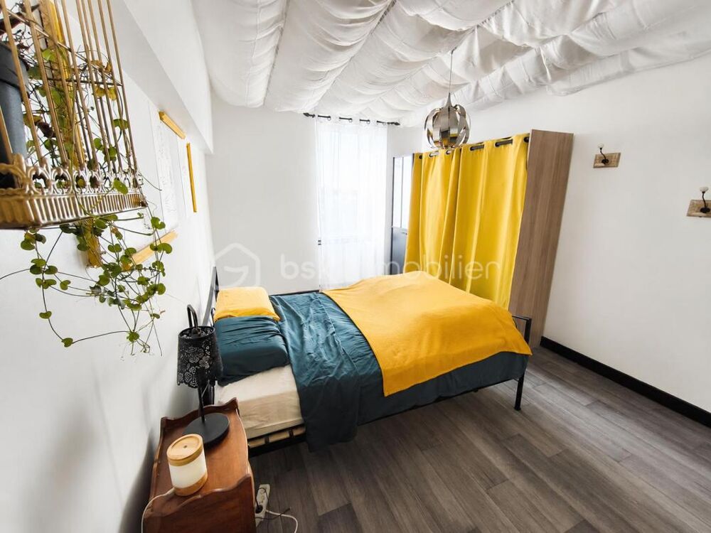 Maison de bourg en pierre rénovée de 70m2  en plein coeur de Saint-Victurnien