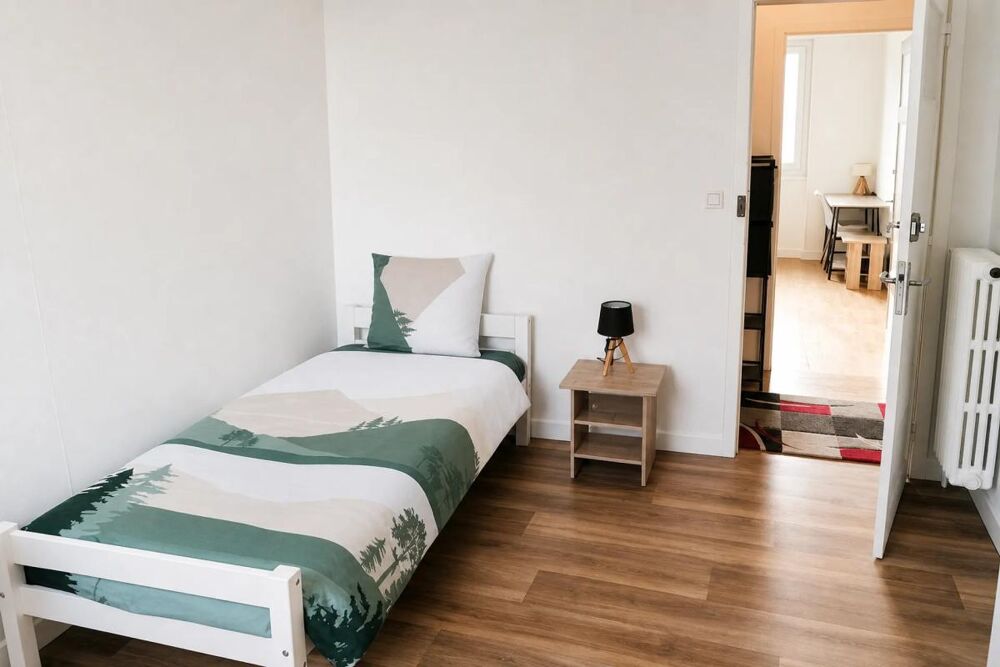 À vendre  Appartement 5 pièces avec locataire en place