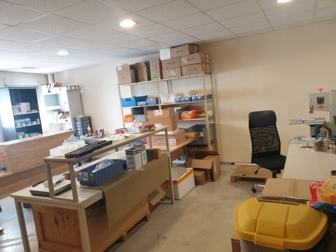   À LOUER – Local avec vitrine 250 m² – Montpellier Garosud – Visibilité A9 
