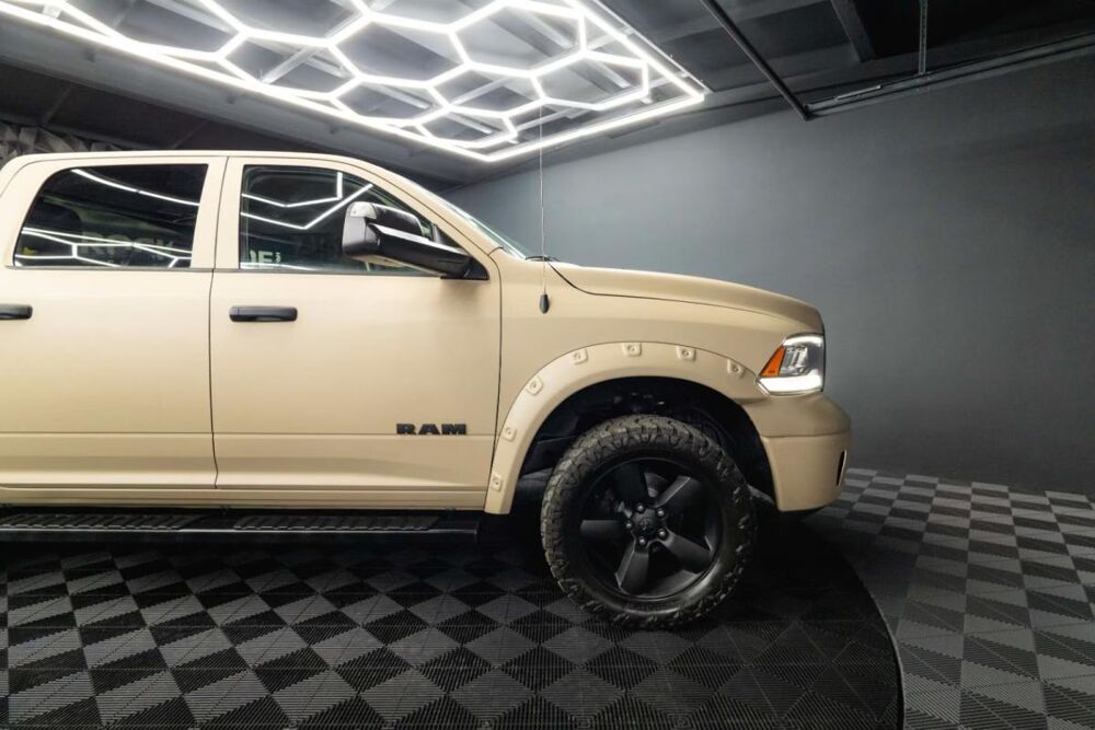 RAM 5.7 V8 HEMI 4x4 – Punisher Offroad Raptor Look 2023 occasion 33000 Bordeaux