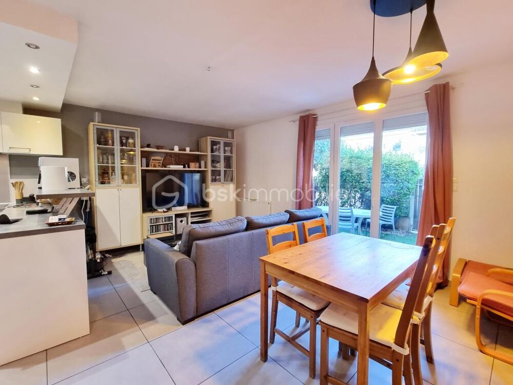Charmante maison triplex proche des commerces