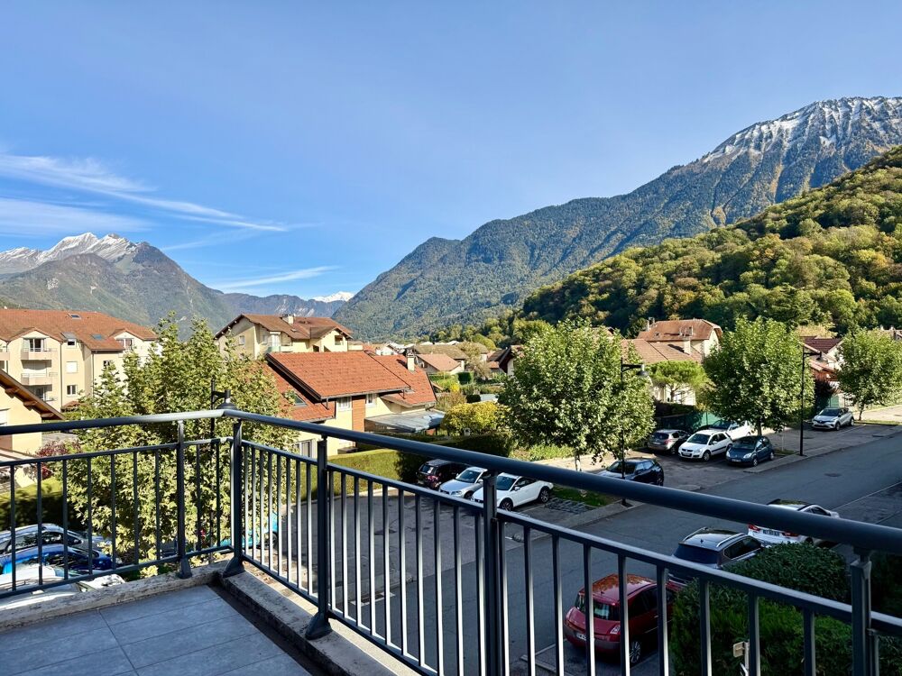 Vente Appartement Dpt Haute Savoie (74), à vendre FAVERGES appartement T3 100% RENOVE ( 73,21 m2) Expo Sud Est au 2ème étage avec terrasse Faverges