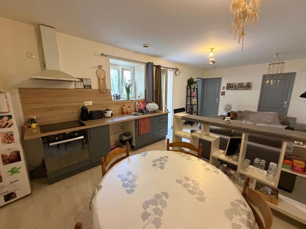 Vente Immeuble LUCON (85) COEUR DE VILLE IMMEUBLE DE RAPPORT COMPOSE DE 2 APPARTEMENTS DE TYPE T2 LOCATAIRES EN PLACE Lucon