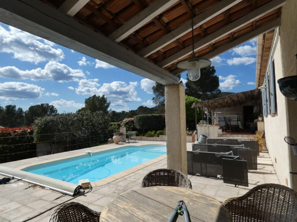 Maison 8 pièces / 100 m² / 425 000 EUR / SALERNES