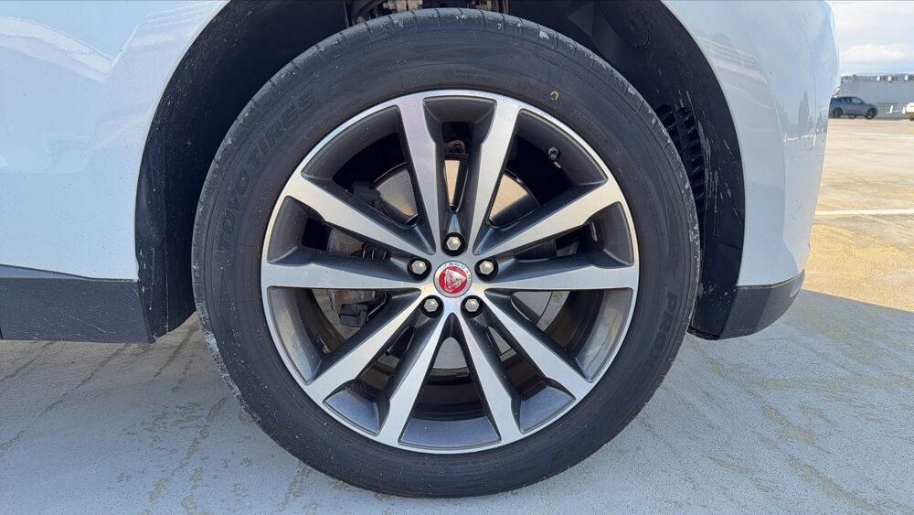 F-PACE 3.0 V6 300 AWD BVA8 R-Sport - Automatique 2017 occasion 83600 Frejus